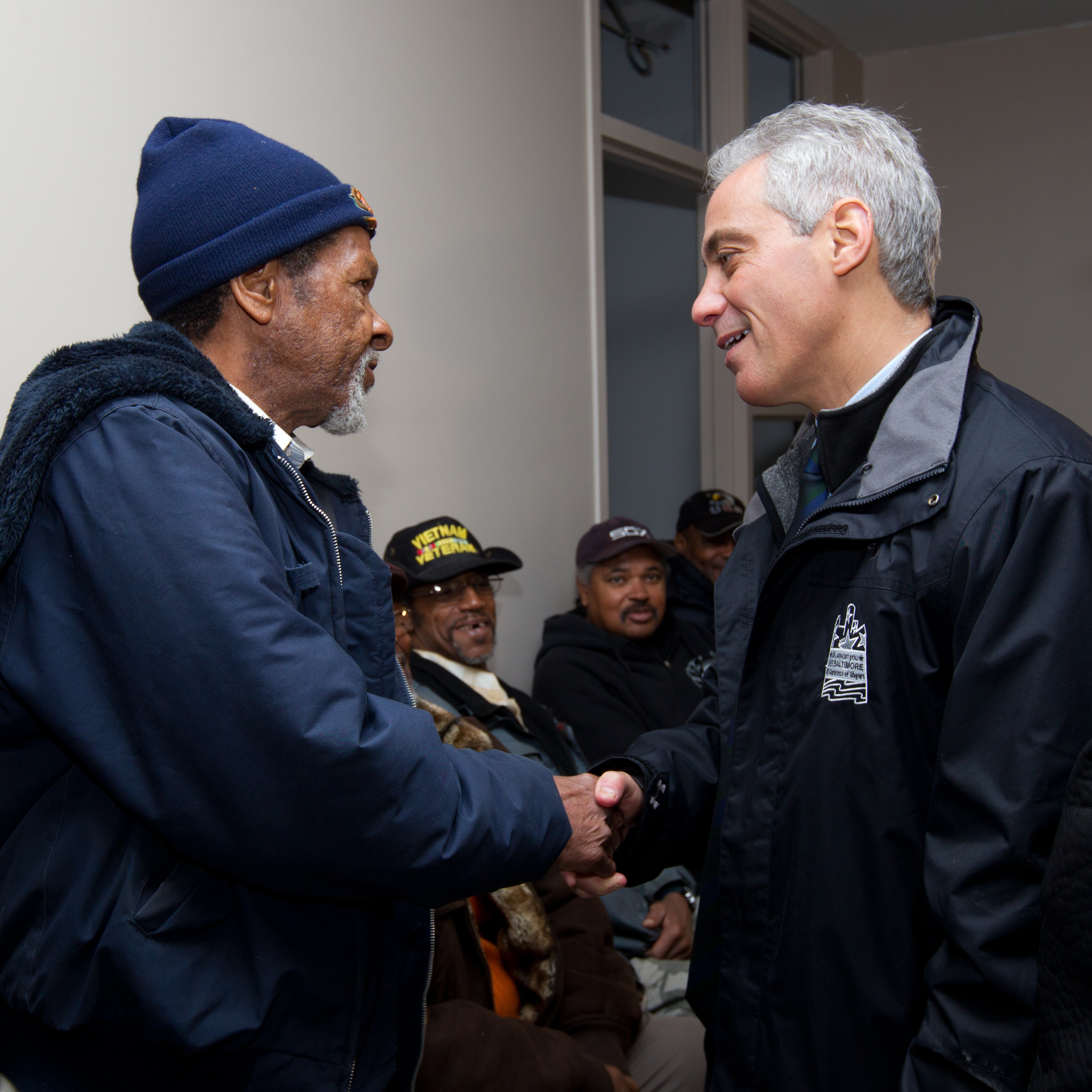 Mayor Emanuel tours Veterans’ New Beginnings.
